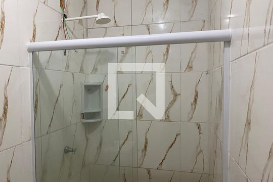 Banheiro de kitnet/studio para alugar com 1 quarto, 30m² em Cidade Nova, Rio de Janeiro