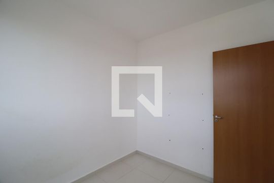 Quarto 1 de apartamento para alugar com 2 quartos, 47m² em Jardim Holanda, Uberlândia