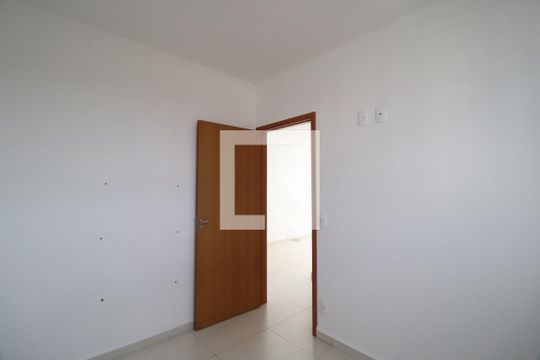 Quarto 1 de apartamento para alugar com 2 quartos, 47m² em Jardim Holanda, Uberlândia