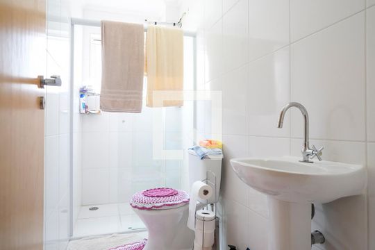 Banheiro da suíte de apartamento à venda com 2 quartos, 77m² em Vila Camargo, São Bernardo do Campo
