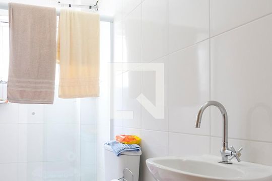 Banheiro da suíte de apartamento à venda com 2 quartos, 77m² em Vila Camargo, São Bernardo do Campo