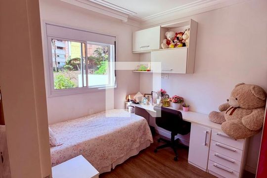 Quarto de apartamento para alugar com 3 quartos, 180m² em Parque Bairro Morumbi, São Paulo