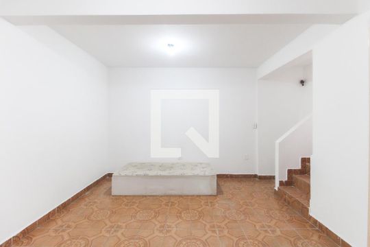 Sala/Quarto de casa para alugar com 1 quarto, 45m² em Conjunto Residencial José Bonifácio, São Paulo