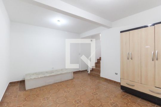 Sala/Quarto de casa para alugar com 1 quarto, 45m² em Conjunto Residencial José Bonifácio, São Paulo