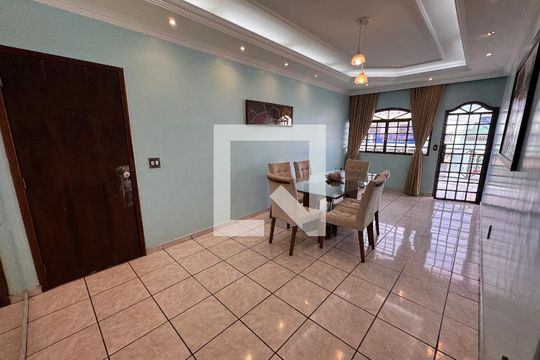 Apartamento para alugar com 5 quartos, 200m² em Taguatinga  Sul, Brasília