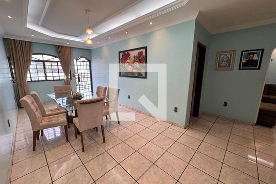 Apartamento para alugar com 5 quartos, 200m² em Taguatinga  Sul, Brasília