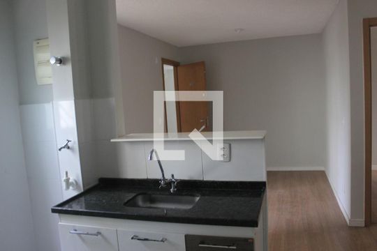 Cozinha de apartamento para alugar com 2 quartos, 42m² em Jardim Nova Cidade, Guarulhos