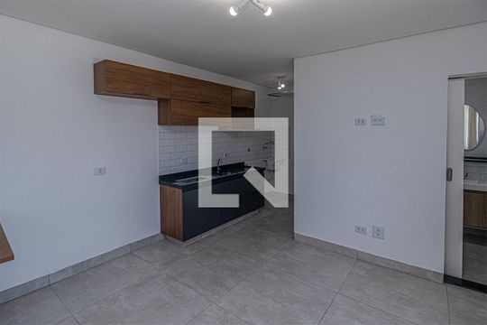 sala_3 de casa para alugar com 1 quarto, 32m² em Vila Gumercindo, São Paulo