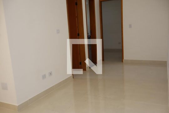 Sala/Cozinha de apartamento para alugar com 2 quartos, 52m² em Jardim Caguassu, São Paulo