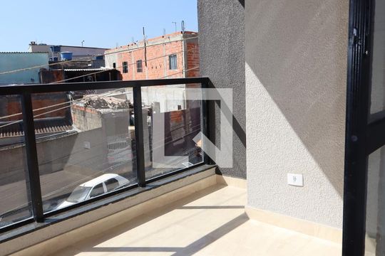 Varanda da Sala/Cozinha de apartamento para alugar com 2 quartos, 52m² em Jardim Caguassu, São Paulo