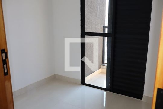 Quarto 1 de apartamento para alugar com 2 quartos, 52m² em Jardim Caguassu, São Paulo