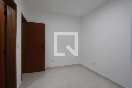 Suíte de apartamento para alugar com 2 quartos, 54m² em Jardim Caguassu, São Paulo
