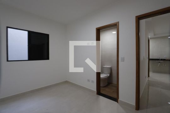 Suíte de apartamento para alugar com 2 quartos, 54m² em Jardim Caguassu, São Paulo