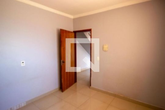 Quarto de casa à venda com 4 quartos, 270m² em QR 602, Brasília