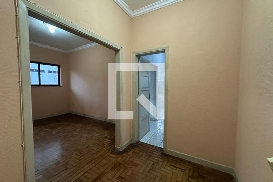 Sala de apartamento para alugar com 1 quarto, 42m² em Centro, São Vicente