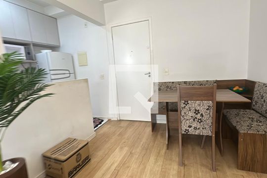 Sala de apartamento à venda com 2 quartos, 53m² em Jardim Belval, Barueri