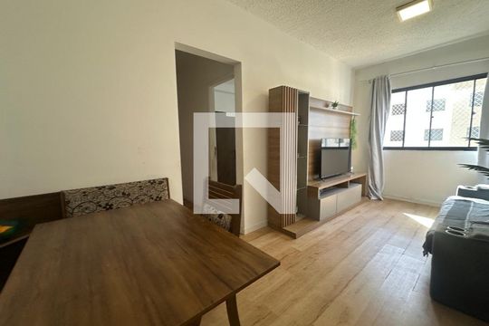 Sala de apartamento à venda com 2 quartos, 53m² em Jardim Belval, Barueri