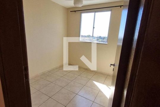 Quarto de apartamento à venda com 2 quartos, 50m² em Bangu, Rio de Janeiro
