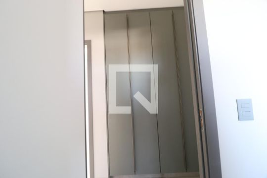 Corredor de apartamento para alugar com 3 quartos, 95m² em Osvaldo Rezende, Uberlândia