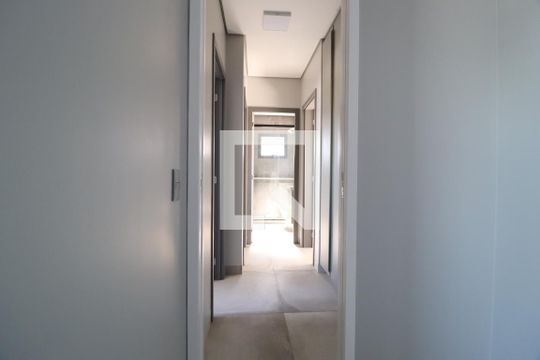 Corredor de apartamento para alugar com 3 quartos, 95m² em Osvaldo Rezende, Uberlândia