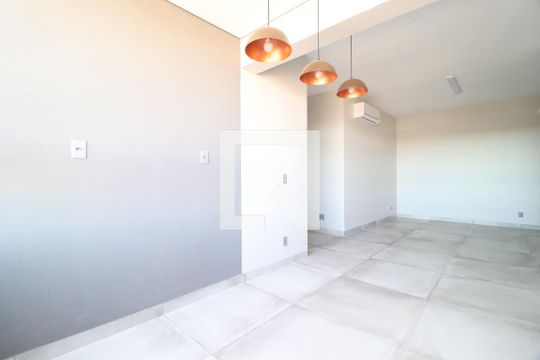 Sala de apartamento para alugar com 3 quartos, 95m² em Osvaldo Rezende, Uberlândia