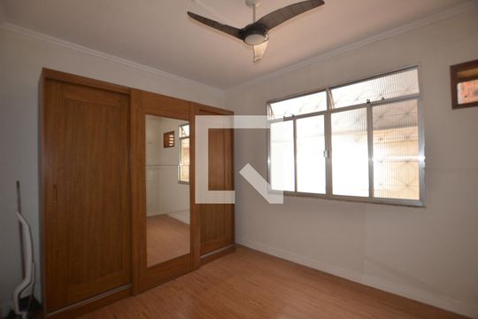 Quarto 1 de apartamento para alugar com 2 quartos, 60m² em Bento Ribeiro, Rio de Janeiro