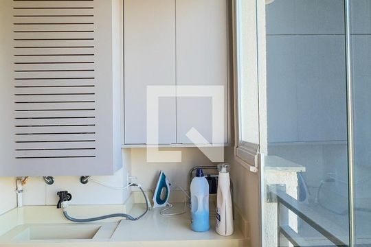 Sala,Cozinha e Área de Serviço de apartamento à venda com 2 quartos, 40m² em Vila Cruzeiro, São Paulo
