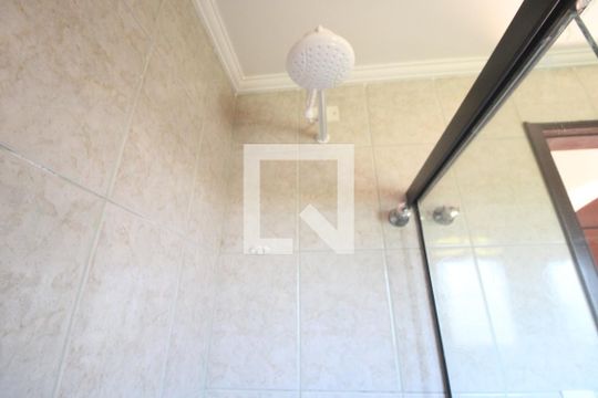 Banheiro da suíte 1 de casa para alugar com 4 quartos, 409m² em Vila Campo Grande, São Paulo