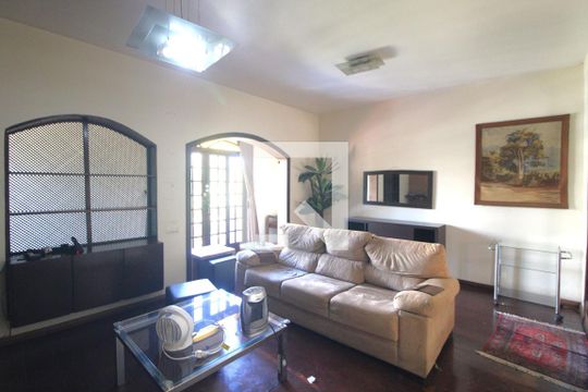 Casa para alugar com 4 quartos, 409m² em Vila Campo Grande, São Paulo