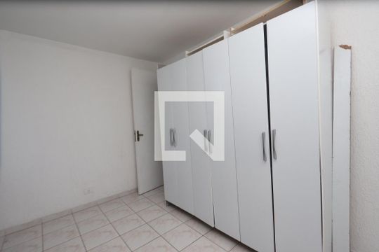 Quarto 1 de apartamento para alugar com 2 quartos, 44m² em Vila Antonieta, São Paulo