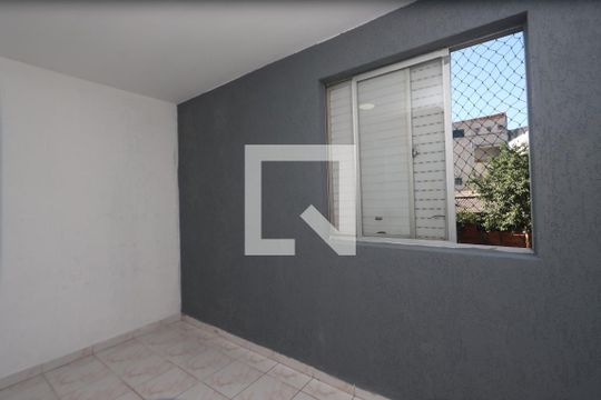 Quarto 1 de apartamento para alugar com 2 quartos, 44m² em Vila Antonieta, São Paulo