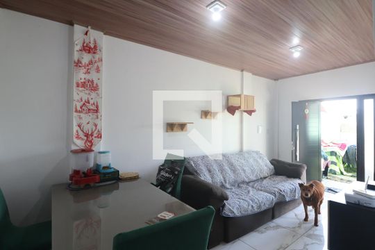 Casa à venda com 2 quartos, 120m² em Guajuviras, Canoas