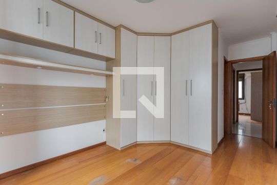Suíte de apartamento para alugar com 2 quartos, 72m² em Jardim Lindóia, Porto Alegre