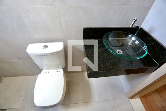 Banheiro da Suíte de apartamento à venda com 3 quartos, 77m² em Europa, Contagem