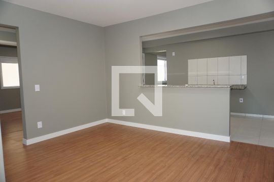 Sala de apartamento para alugar com 3 quartos, 125m² em Jardim dos Oliveiras, Embu das Artes