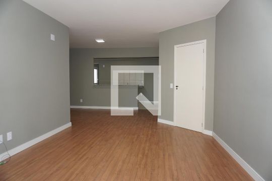 Sala de apartamento para alugar com 3 quartos, 125m² em Jardim dos Oliveiras, Embu das Artes