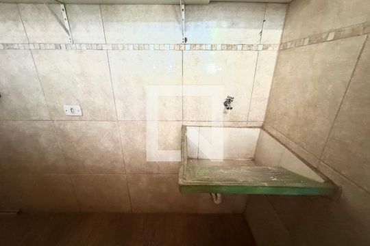Área de Serviço de casa para alugar com 2 quartos, 76m² em Bandeiras, Osasco