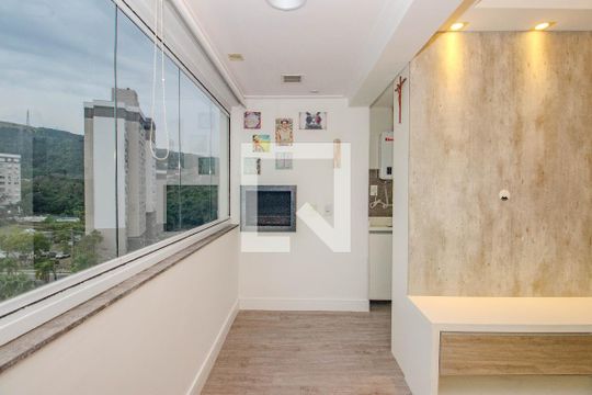 Apartamento para alugar com 2 quartos, 69m² em Jardim Carvalho, Porto Alegre