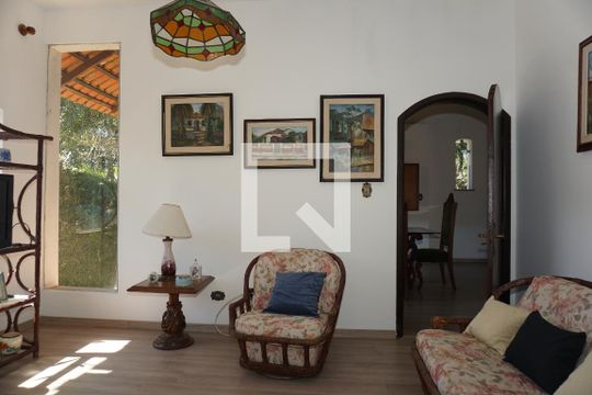 Sala 2 de casa para alugar com 5 quartos, 1478m² em Chácaras Bosque do Embu, Embu das Artes