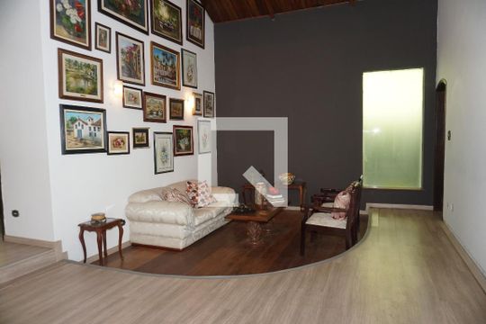 Sala de casa para alugar com 5 quartos, 1478m² em Chácaras Bosque do Embu, Embu das Artes