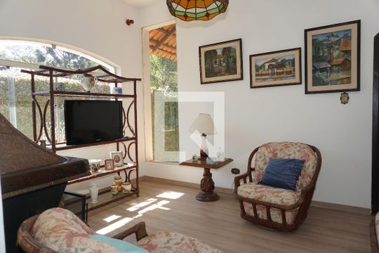 Sala 2 de casa para alugar com 5 quartos, 1478m² em Chácaras Bosque do Embu, Embu das Artes