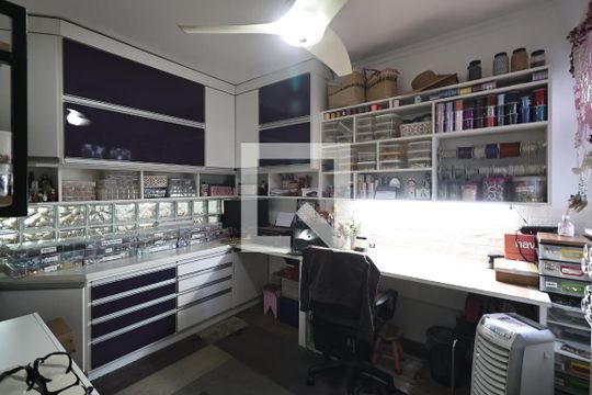 Quarto 1 de casa à venda com 4 quartos, 230m² em Vila Sao Pedro, Santo André