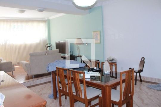 Apartamento para alugar com 3 quartos, 254m² em Higienópolis, São Paulo