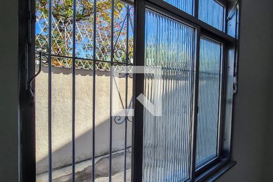 Sala de casa à venda com 2 quartos, 175m² em Penha, Rio de Janeiro