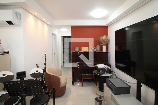 Sala / Cozinha de apartamento para alugar com 2 quartos, 63m² em Parque Sao Domingos, São Paulo
