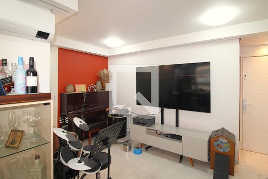 Sala / Cozinha de apartamento para alugar com 2 quartos, 63m² em Parque Sao Domingos, São Paulo