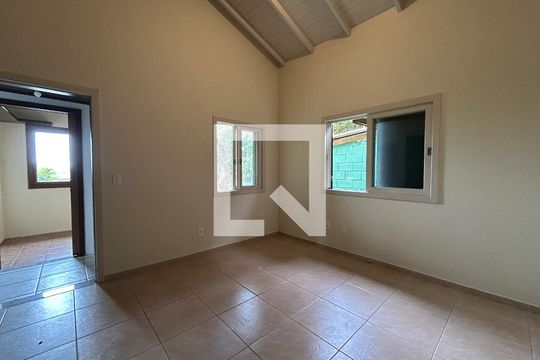 Quarto 1 de casa para alugar com 5 quartos, 250m² em Lagoa da Conceição, Florianópolis