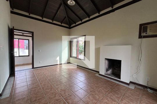 Suíte de casa para alugar com 5 quartos, 250m² em Lagoa da Conceição, Florianópolis