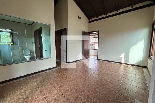 Suíte de casa para alugar com 5 quartos, 250m² em Lagoa da Conceição, Florianópolis