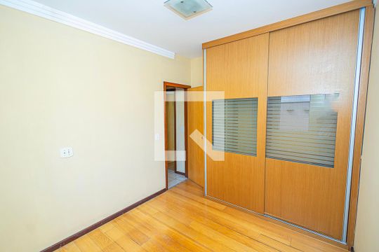 Quarto 2 de apartamento para alugar com 3 quartos, 118m² em Santa Rosa, Belo Horizonte
